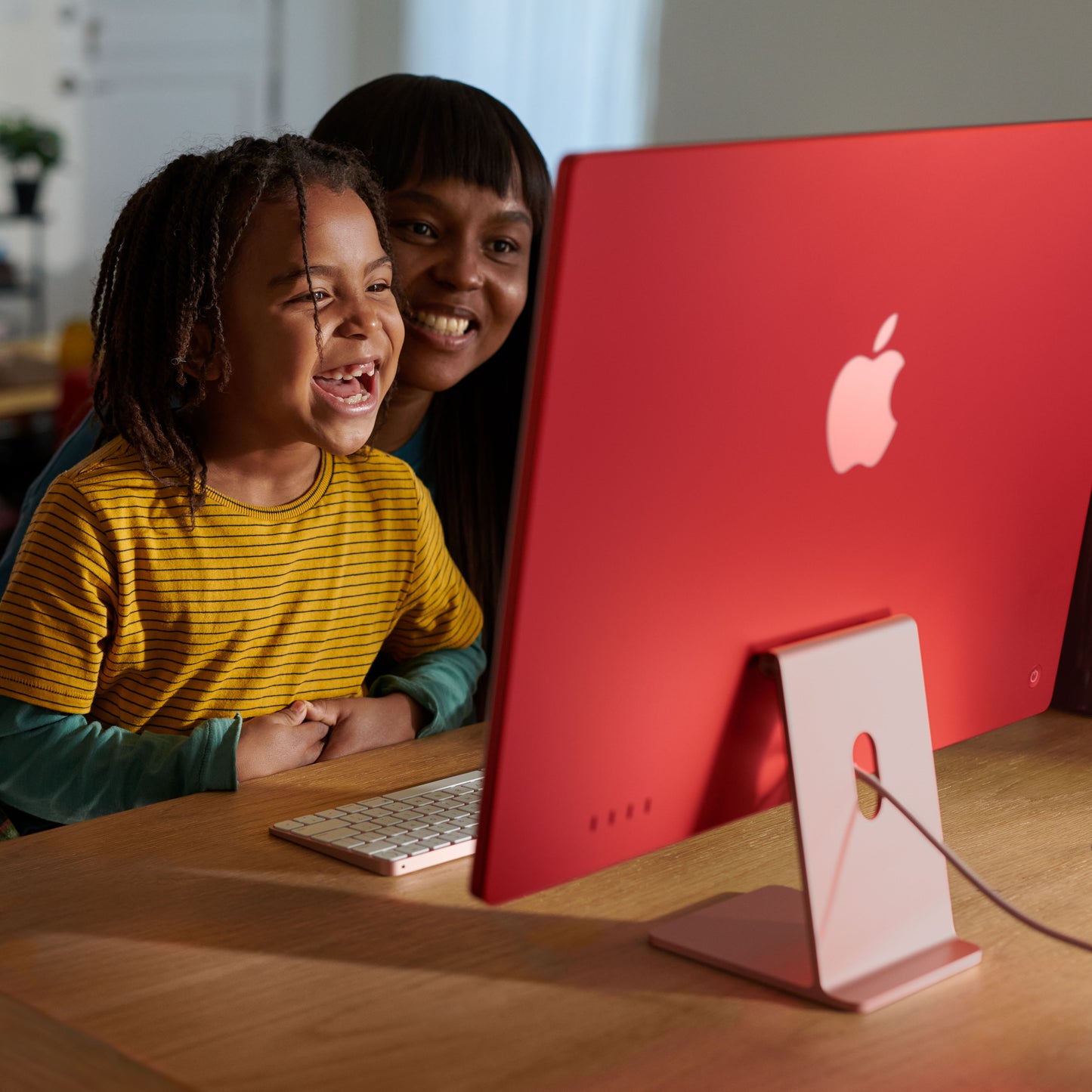 iMac 24" M3 8C/8GB/256GB/GPU 10C • Suisse-Français Touch ID • Jaune