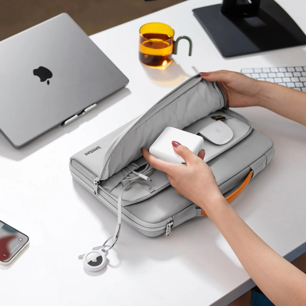 Tomtoc • Defender A14 pour MacBook Air M4 / Pro 13" • Argent