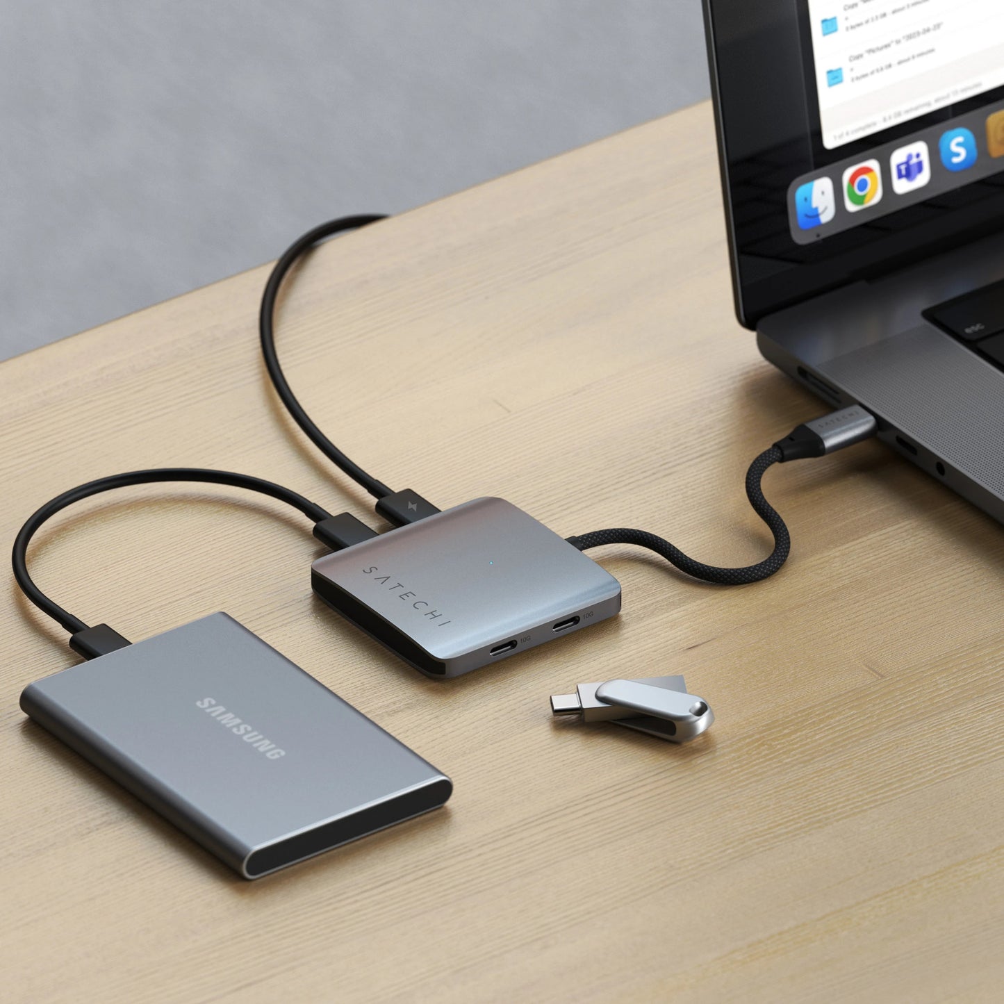 Satechi USB-C PD 4-Port Hub • Gris Sidéral