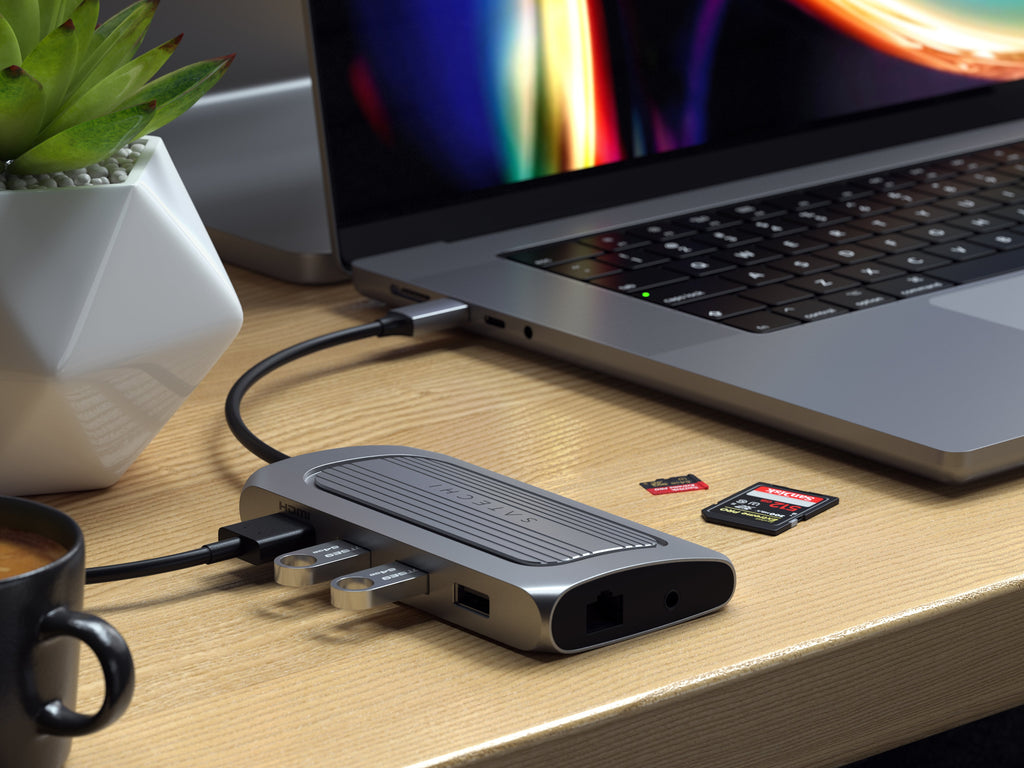 Satechi • Type-C Multi-Port 8K HDMI Adaptateur