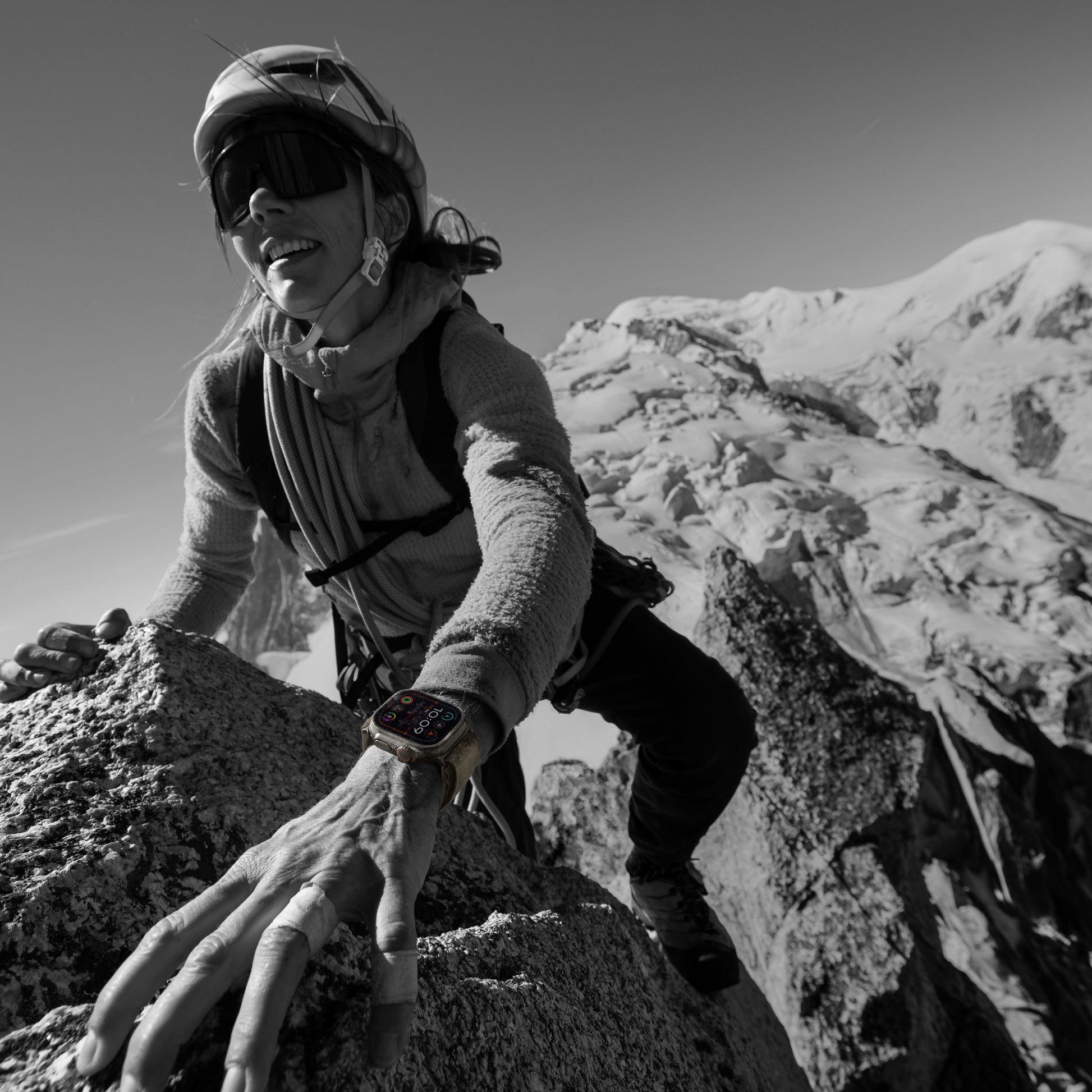 Apple Watch Ultra 2 • Naturel • 49 mm • Bracelet Trail Vert / Gris • S/M