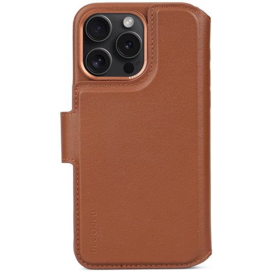Decoded • Etui Portefeuille amovible pour iPhone 15 Pro Max • Brun