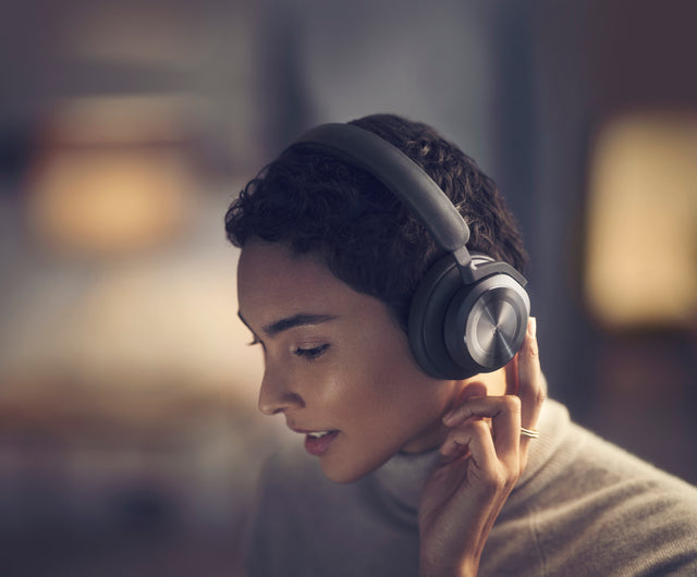 Bang & Olufsen BeoPlay HX • Noir