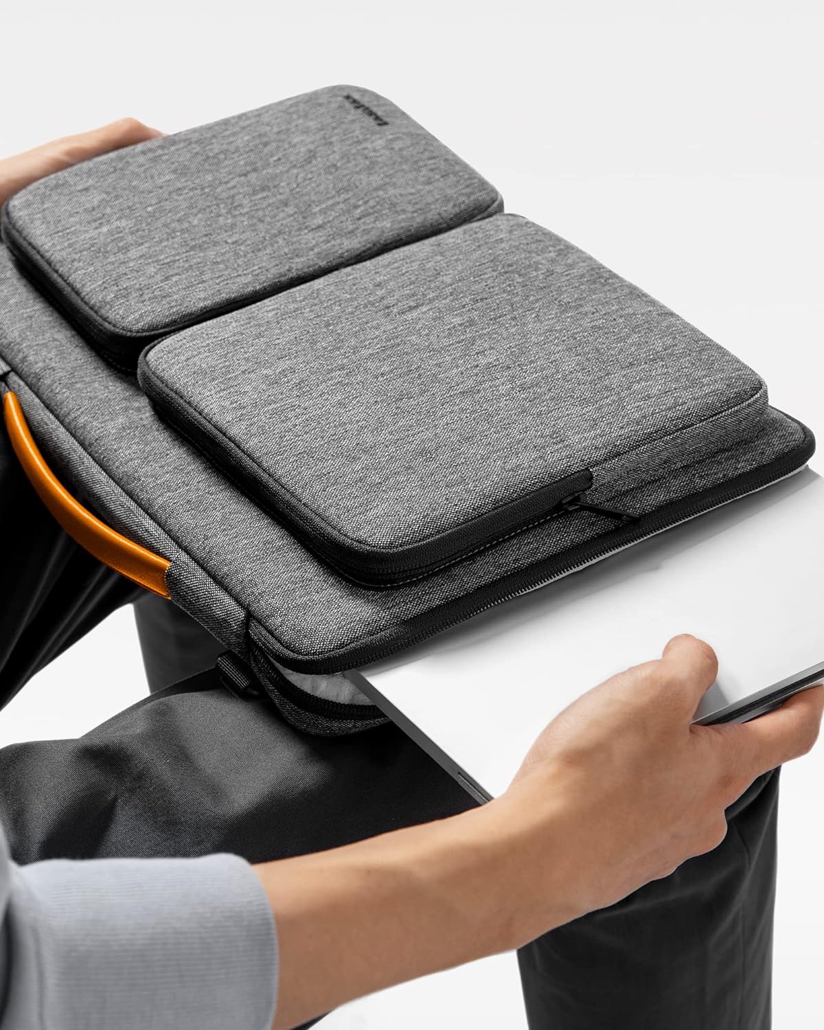 Tomtoc • Defender A42 pour MacBook Pro 14" • Gris