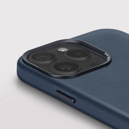 Decoded • Coque de protection en cuir pour iPhone 15 Pro Max • Bleu Marine