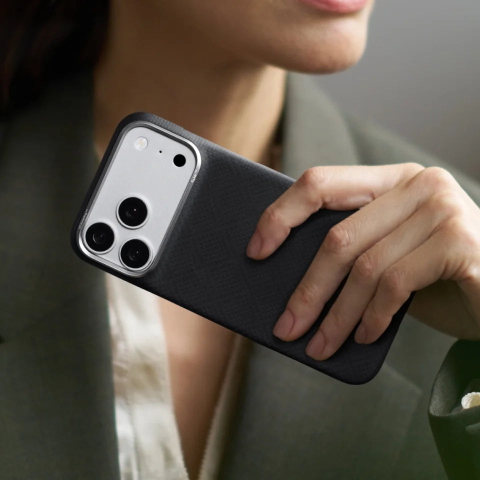 Pitaka Edge Case for iPhone 18 Pro • Noir Basalte