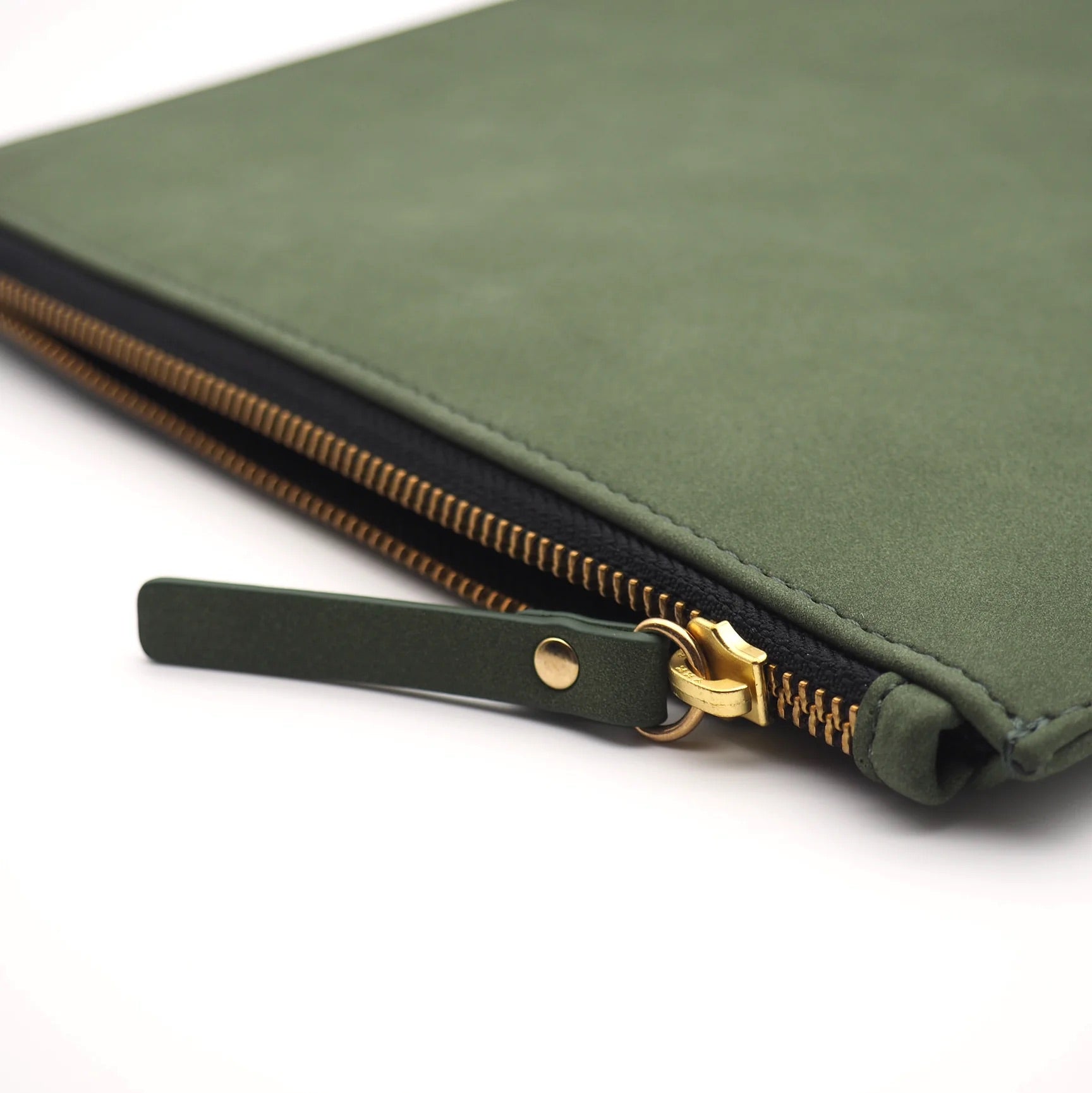 Casyx Atelier • Etui pour Macbook Pro/Air 13" • Olive