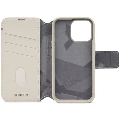 Decoded • Etui Portefeuille amovible pour iPhone 15 Pro Max • Argile