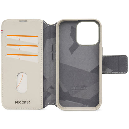 Decoded • Etui Portefeuille amovible pour iPhone 15 Pro Max • Argile